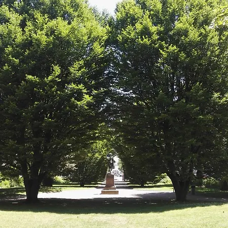 Du Square 3*
